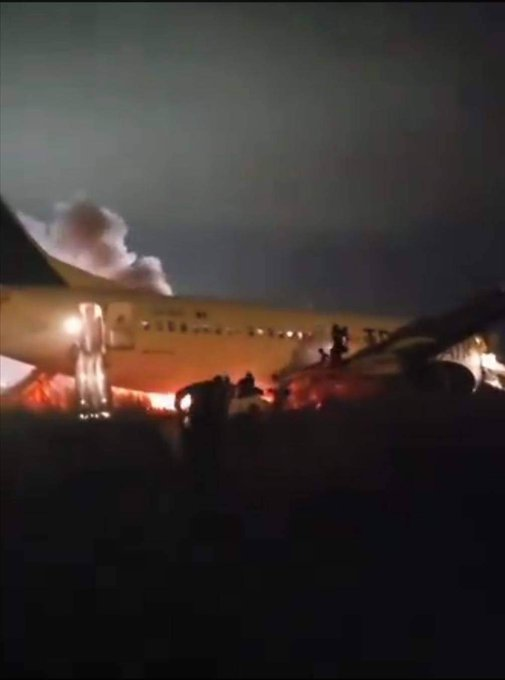 DrMassaer's tweet photo. Sénégal:Crash vol Air Sénégal à l'aéroport Blaise Diagne.
Cet avion à destination de Bamako avait à son bord 79 passagers.Selon les informations relay��es par plusieurs journaux,il s'agit dun décollage raté avec  10 de personnes blessées.L'un des pilotes serait ��galement blessé. https://t.co/liSHaocin7