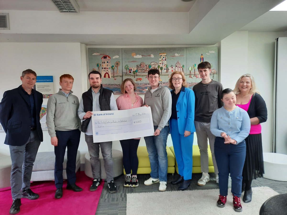 Thank you so much to the @TrinitySMF for an incredibly generous donation to the TCPID this year. We are so grateful for your support. Thank you to the outgoing commmittee for organising the wonderful events for our students during the year. @SchoolofEdTCD @tcddublin @tcdalumni