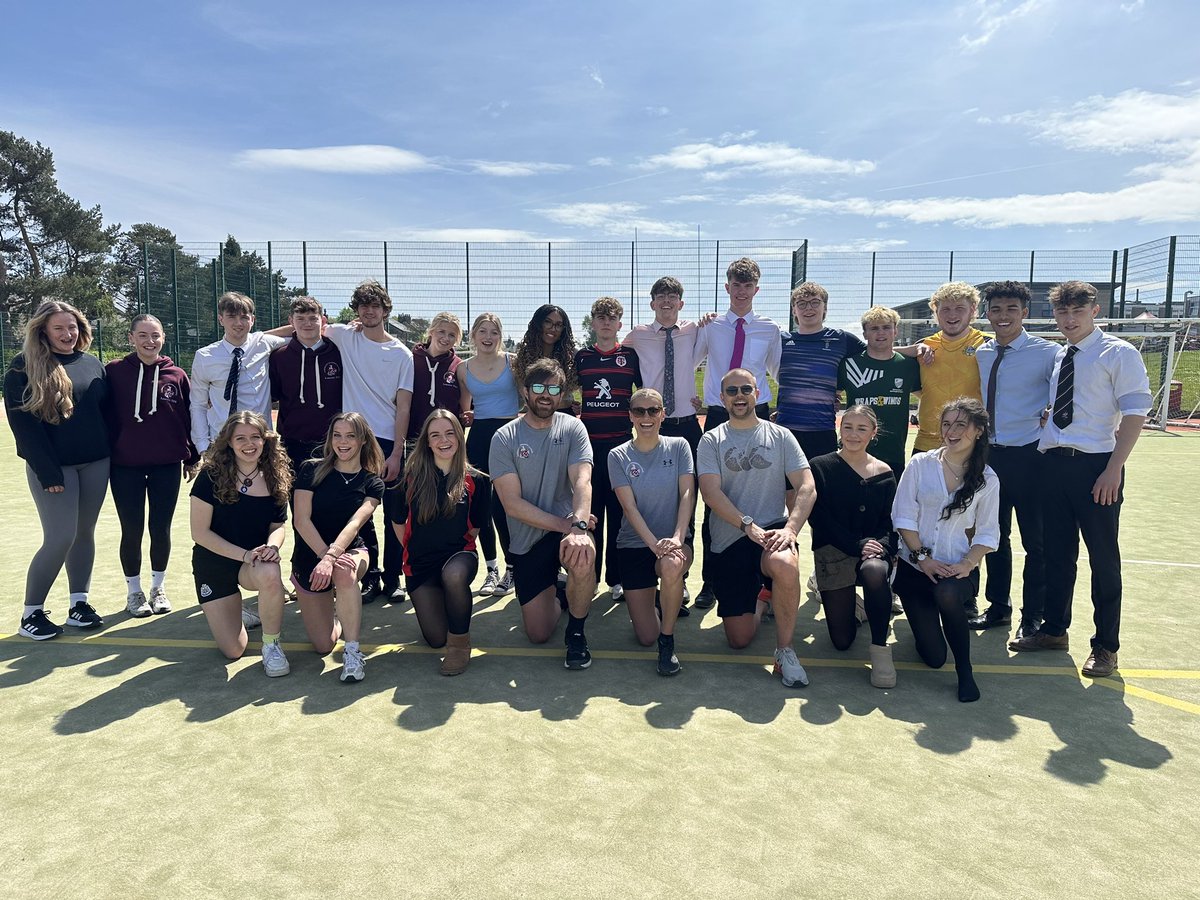 A lovely send off for our Year 13 BTEC sport classes 🏐🎾 A brilliant two years of hard work which has paid off for the group. Well done and good luck with your exams! 📚