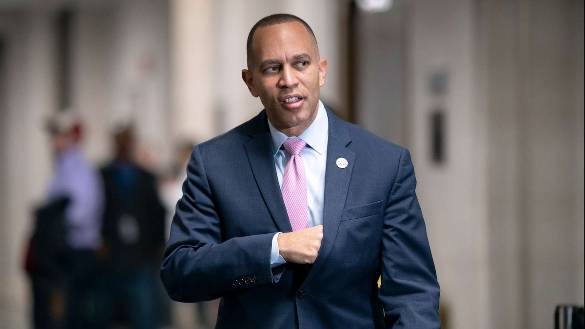 HAKEEM JEFFRIES called EXTREME MAGA REPUBLICANS like Marjorie Taylor-Greene CHAOS AGENTS! DO you AGREE with his ASSESSMENT? YES OR NO 🇺🇲🌊💙🌈