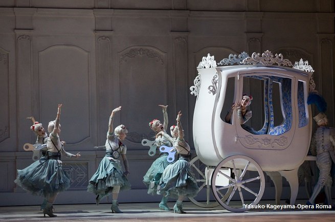 La Cenerentola, ópera cómica de Rossini, llega al Liceu en versión de Emma Dante y las voces de Javier Camarena y Maria Kataeva @liceu_cat docenotas.com/173314/la-cene… #lacenerentola #rossini #liceu #emmadante #javiercamarena #mariakataeva