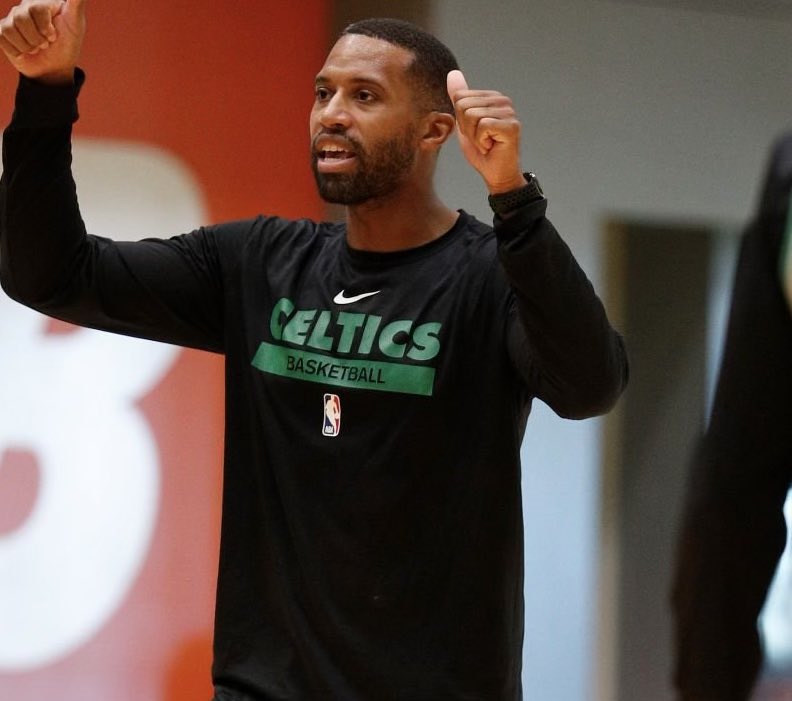 The Charlotte Hornets announce the franchise has hired Boston Celtics assistant Charles Lee as their new head coach. Lee has spent the last 11 years as a highly-respected assistant in Atlanta, Milwaukee and Boston.