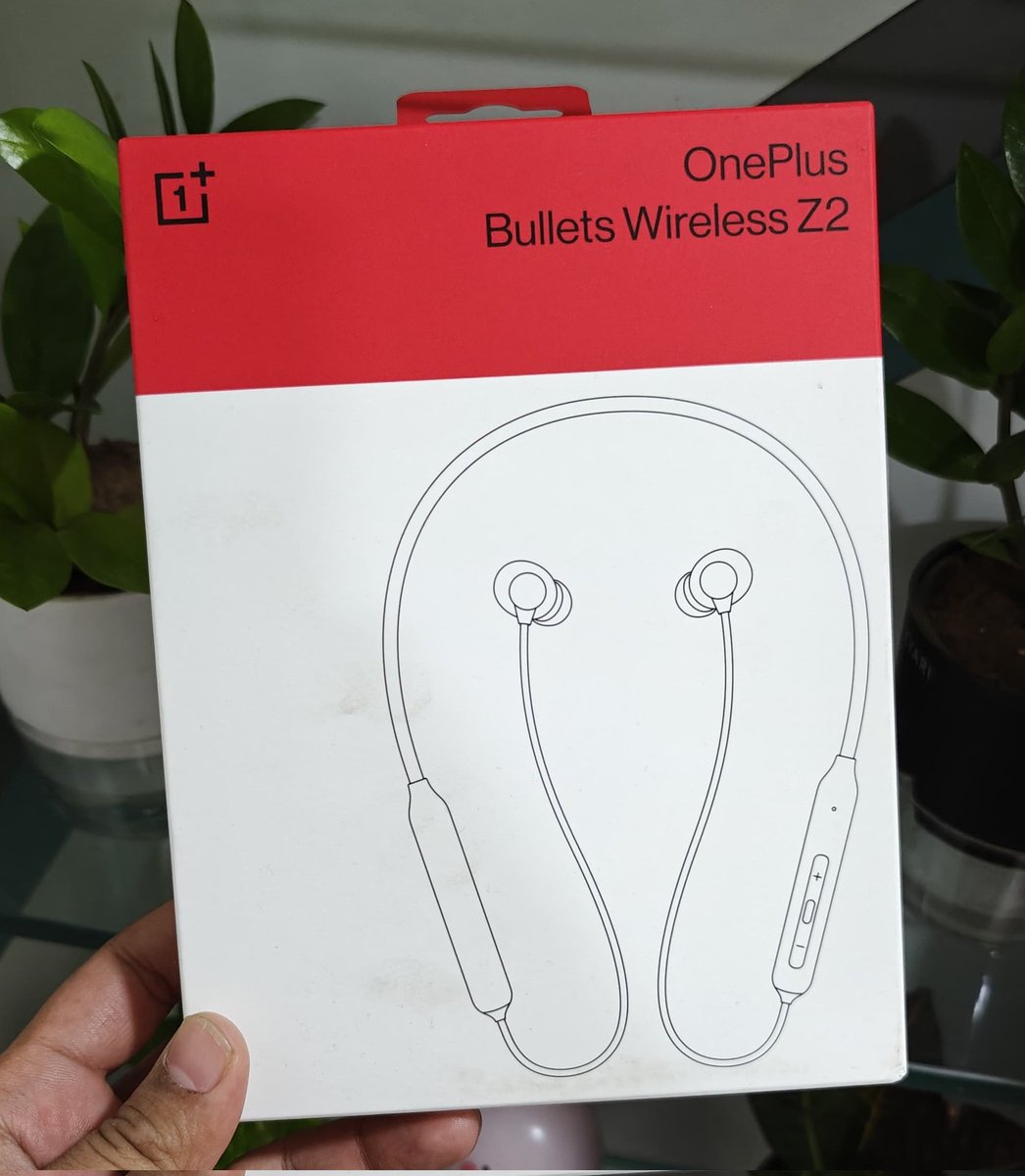 Alright, we are back with another giveaway for y'all! 😍 Here's your chance to win the OnePlus Bullets Wireless Z2 (Jazz Green). To participate: (1) Follow @jamesgnunes (2) Like & repost 🔁 The winner will be announced once this post surpasses 800 reposts! Do participate! 🔥