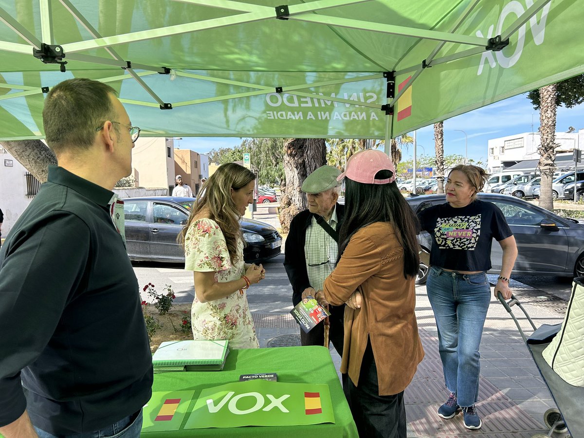 📍Hoy en Campohermoso (Níjar) le hemos contado a los vecinos que el próximo 9 de junio el futuro de la provincia de Almería está en juego. 

¡Hay que votar en las elecciones europeas! ¡Y votar bien! 😉💚