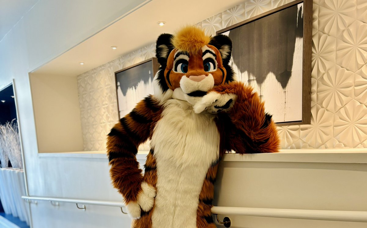 LeonRoche_fur's tweet photo. How to find me at FWA
Will be there later today 😸
Come say hi!
Can’t wait to see all you fluffs~ https://t.co/82XqZsKU7g