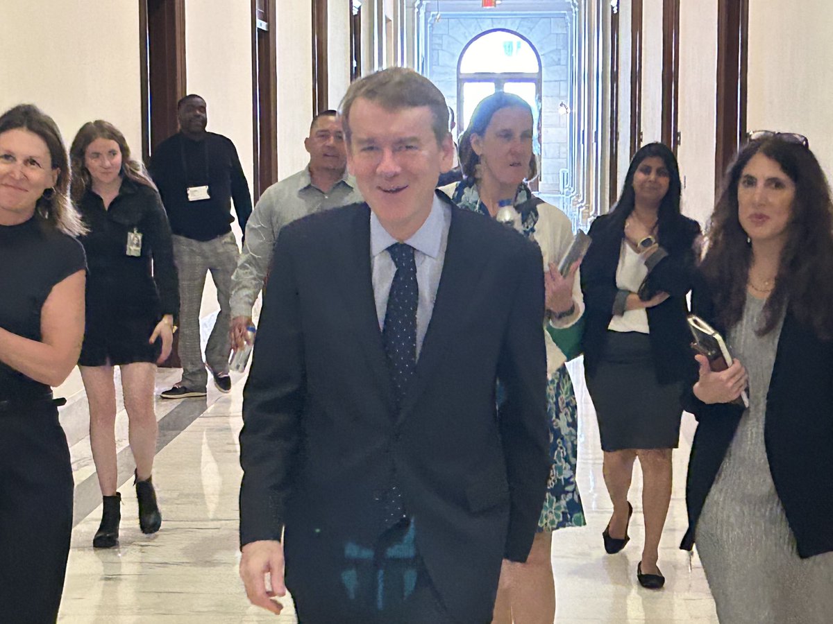 Thank you ⁦@SenatorBennet⁩ for meeting with our ⁦@ChicagoCred⁩ team, and being so generous with your time and wisdom! So appreciate you coming out to Chicago twice to see our work and spend time talking with our guys. #BennetIn28?!