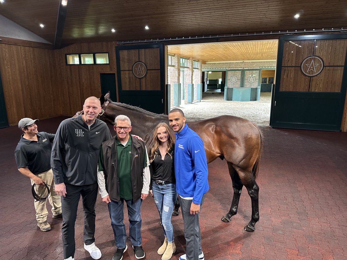 Life is Good here in Kentucky! Had an great time visiting @WinStarFarm. Thank you, Kenny and Elliott