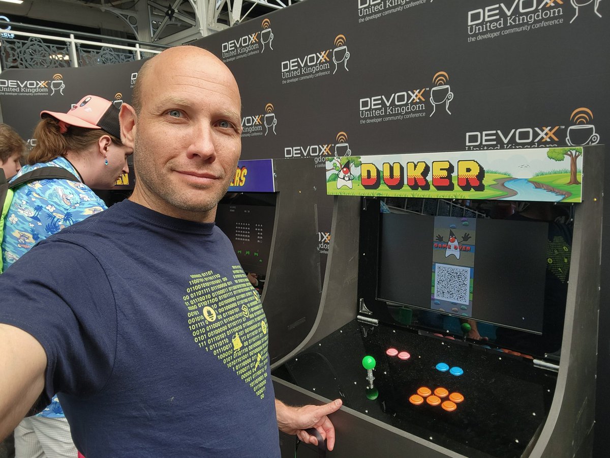 Super cool - these makers hand built this arcade of classic games especially for @DevoxxUK.