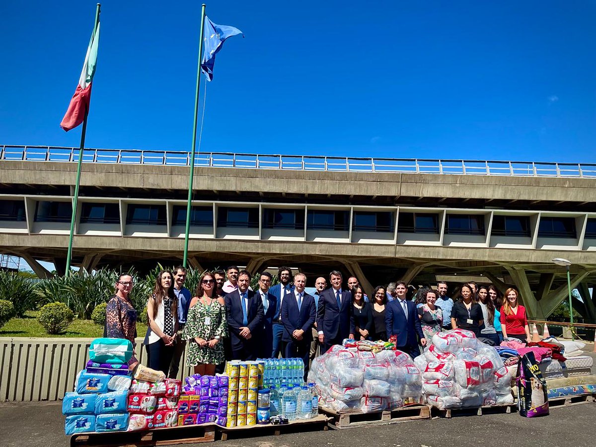 #9demaio, no #DiaDaEuropa, a Embaixada da Itália em Brasília expressa sua solidariedade à população do Rio Grande do Sul, com a arrecadação de bens de primeira necessidade, que serão enviados ainda hoje graças à @fab_oficial. 🙏 @governo_rs @ItamaratyGovBr