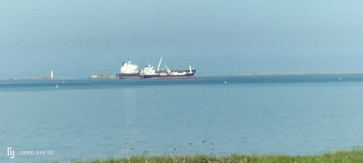 AytonJustyn's tweet photo. Boycott portland port 🇸🇬 Bw Wren 🇸🇬🇲🇹 Mainland 🇲🇹 in #portland on 9/5/24. Two Oil Chemical Tanker. #Weymouth #dorset #BwWren #Bwgroup #oilchemicaltanker #Shipsphotography #ships #shipping #photography #shipspotting #shipslnpics #besiktasgroup #Singapore #Malta https://t.co/mcA414aQ43