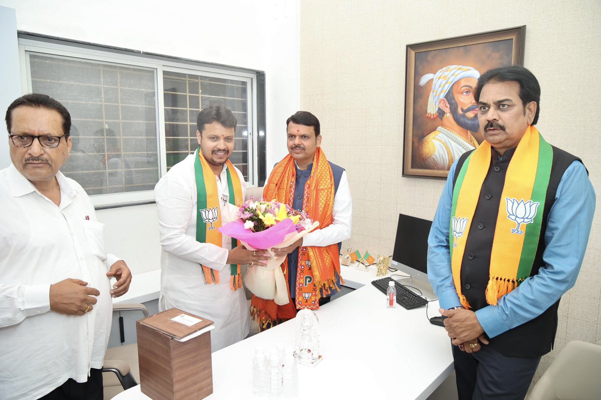 Inauguration of JanSampark office BJP’s Amol Balwadkar in Pune..

<a href="/BJP4Maharashtra/">भाजपा महाराष्ट्र</a> <a href="/BJP4PuneCity/">BJP Pune</a> <a href="/Harshvardhanji/">Harshvarrdhan Patil</a> <a href="/ChDadaPatil/">Chandrakant Patil</a> <a href="/BalwadkarAmol/">Amol Balwadkar</a>
#Maharashtra #Pune #ModiJarooriHai