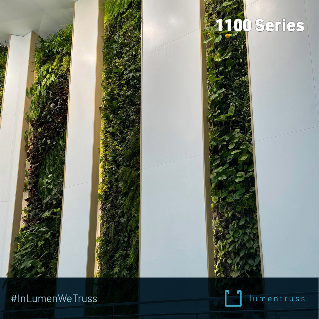 This discrete channel tucks away nicely to add a beautiful accent to this green wall.  

zurl.co/Q0Mf

#lightingdesign #lightingdesigner #lightingideas #lightinginspiration #lightingdecor  #customlighting #interiorlighting #accentlighting #lumentruss