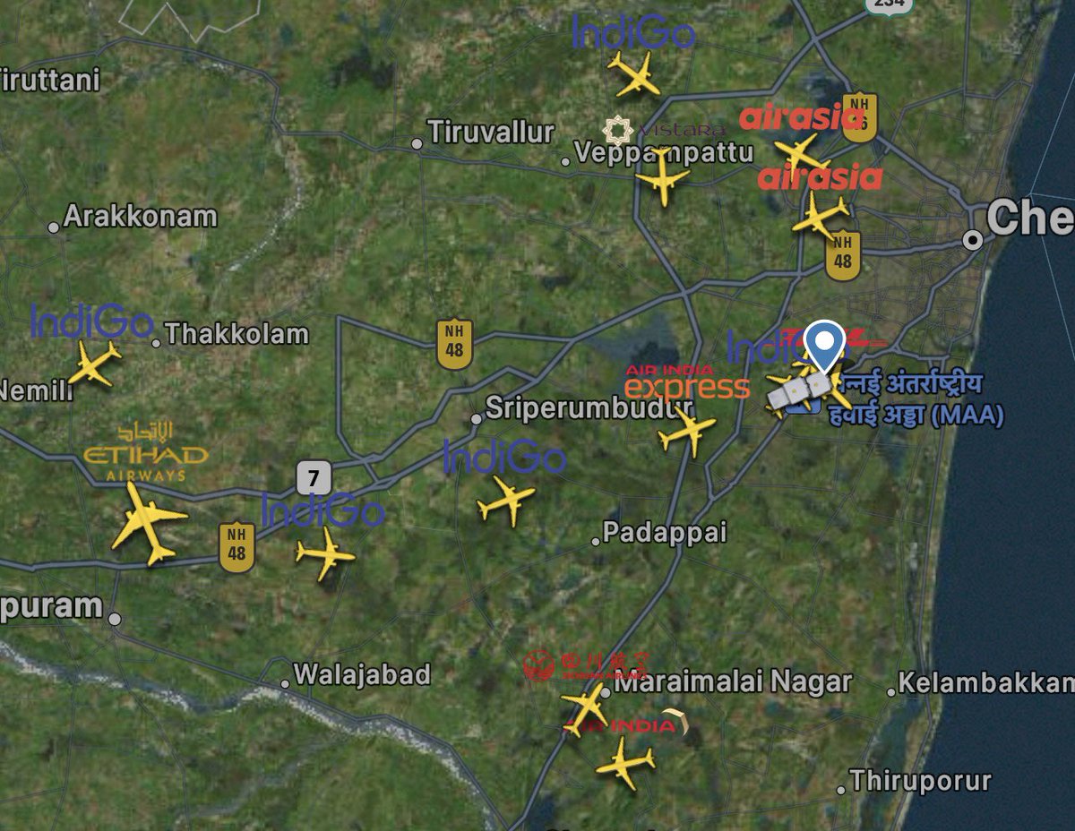 Below is the air traffic at Chennai Airport as of 22:45

Several flights bound for Bengaluru have been diverted to Chennai due to bad weather. Some of the many include Singapore Airlines A350 as well as Etihad B777

#aerowanderer #aviation #chennai #chennaiairport #bangalore