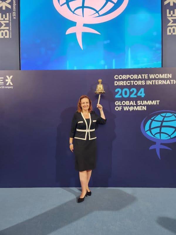 .<a href="/StateGWI/">The Secretary's Office of Global Women's Issues</a>: En la Cumbre 2024 de <a href="/GlobeWomen/">GlobeWomen</a> en Madrid, España, la Directora Adjunta Fotovat abrió la Bolsa de Madrid. La colaboración con empresas y líderes gubernamentales femeninas de todo el mundo es clave para avanzar en empoderamiento económico y seguridad de las mujeres.