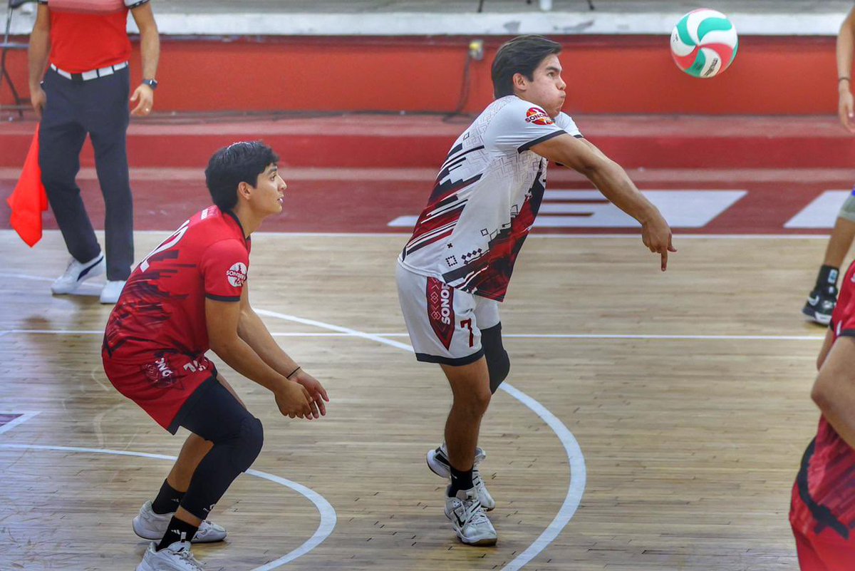 🏐🇲🇽🙌 | Los juegos de voleibol de sala de los 𝐍𝐚𝐜𝐢𝐨𝐧𝐚𝐥𝐞𝐬 𝐂𝐎𝐍𝐀𝐃𝐄 𝟐𝟎𝟐𝟒, se viven al máximo desde sus primeros duelos en el Gimnasio Manuel Prego Galera, en Campeche, subsede de la máxima justa del deporte mexicano.