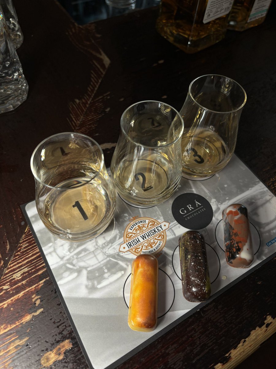 Today we were in Dublin for a luxurious Irish whiskey tasting experience which is paired with our very own Grá Chocolates. The flavours of the chocolates and whiskey pair so well together. What a lovely experience🥃🍫