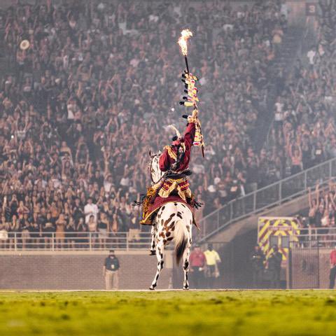 #AGTG blessed to receive an offer from Florida State University #GoNoles @jakeganus @MoodyFBall @CoachCampbell45 @CoachL__ @ChadSimmons_ @RivalsFriedman @adamgorney @SWiltfong_ @Jdsmith31Smith @DownSouthFb1 @HallTechSports1 @helmet2helmt251 @ScoutFball @DexPreps