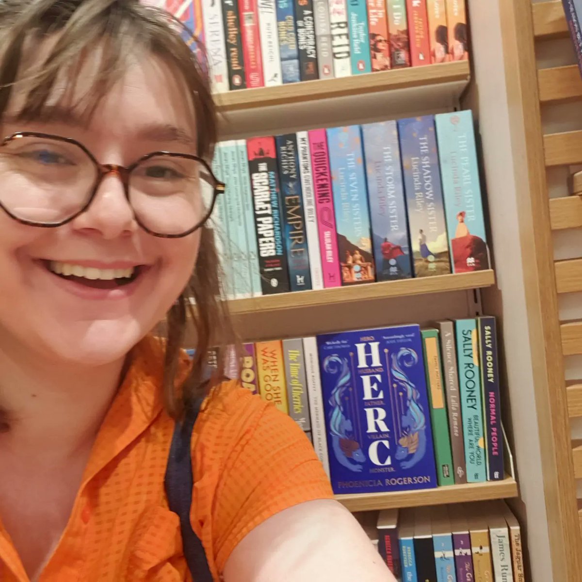 It's publication day for this bad boy in my favourite format so OF COURSE I'm celebrating with cake 🎂🍾📚

Thank you to all the wonderful people who made this happen!
