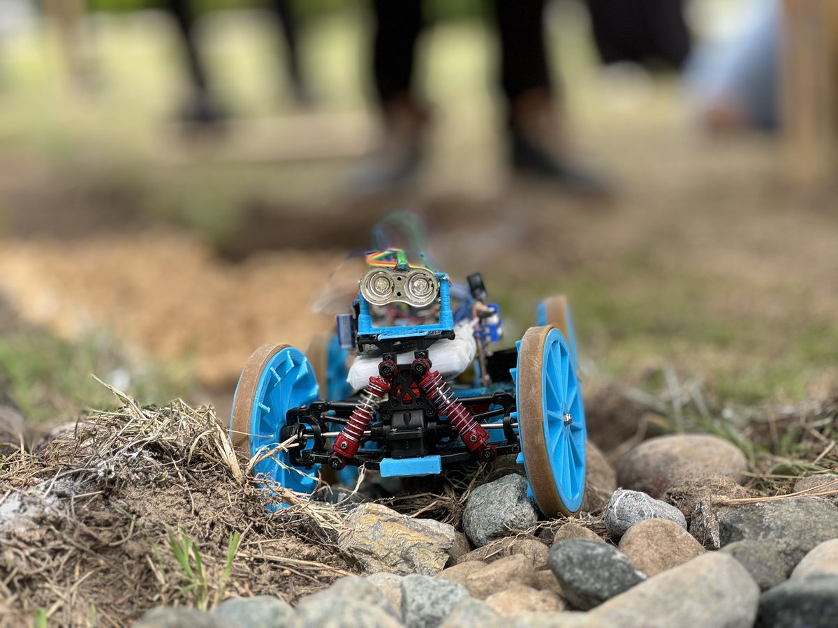 🛺Zorlu Parkur Robot yarışması tamamlandı ✅ 1. Easytech Takımı 2. Bilişim10 Takımı 3. Tekno Leblebi Takımı 🏆Dereceye giren takımları tebrik ediyoruz. @ALBAKAydn @DrErdincYILMAZ1 @tcmeb @ArgeOsmaniye