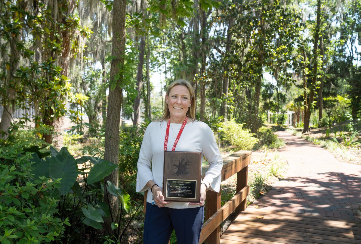 Congratulations to @Shelley76758144 on receiving the Hippocratic Award two years in a row! Dr. Collins is among just 13 other faculty members to win the award multiple times. Read more: go.ufl.edu/ko4yoqo