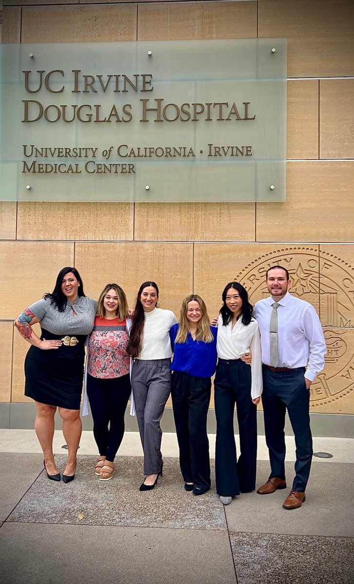 UC Irvine General Surgery graduating chiefs, comin’ atcha!👊🏻 #gallbladdersbeware #noappendixleftbehind #hideyourhernias
#MedTwitter