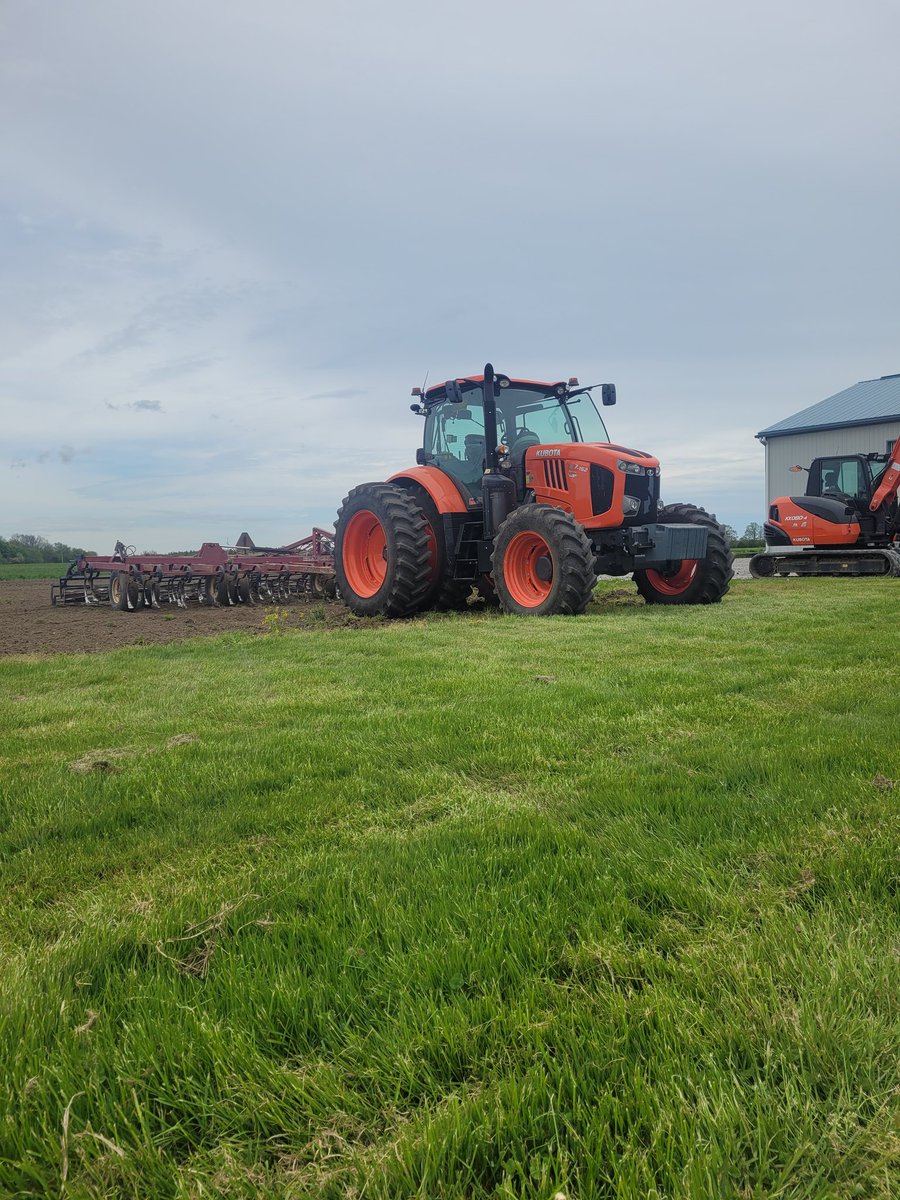 I'm a green by heart but this kubota is not disappointing me!