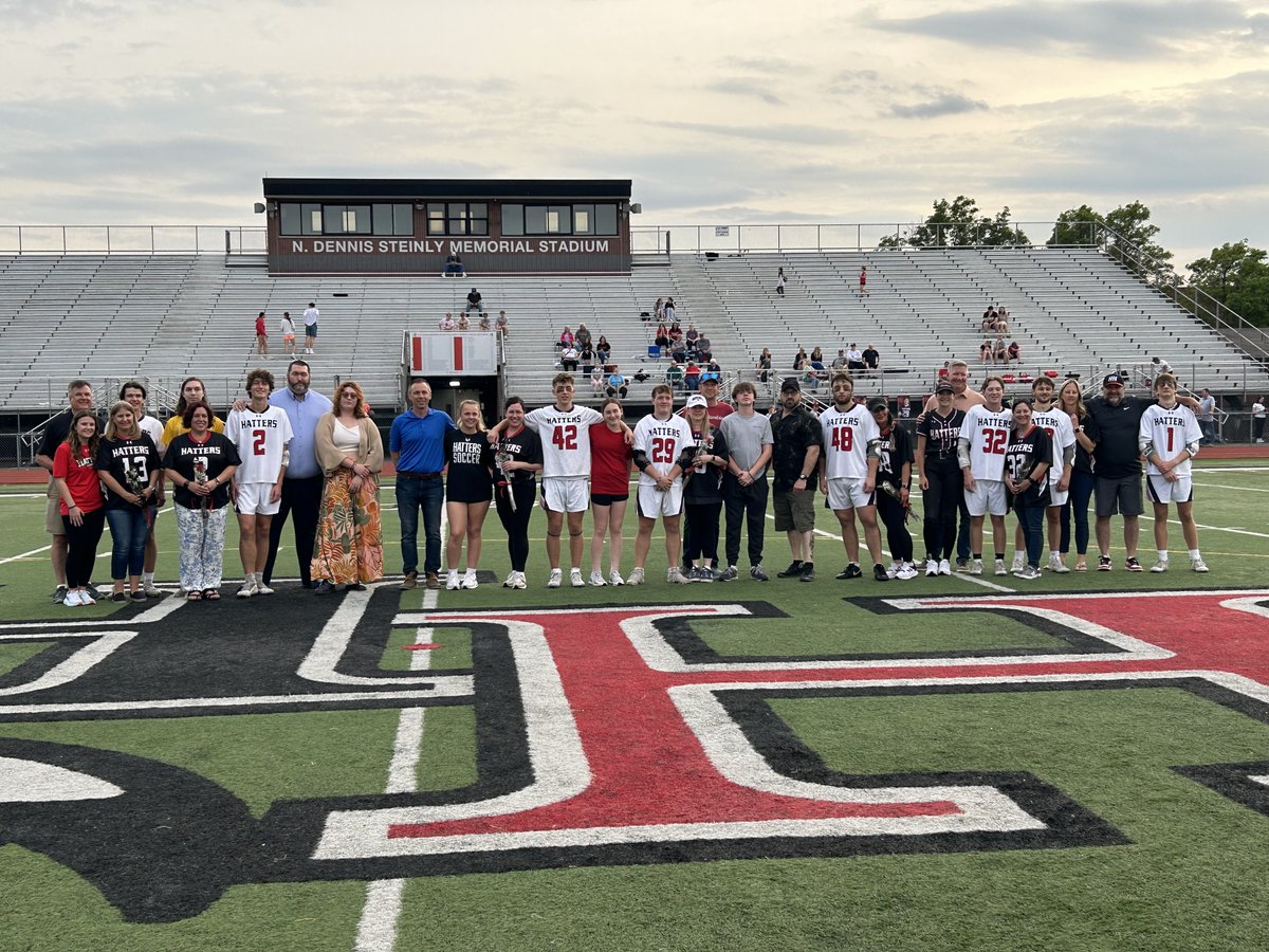Hatters Lacrosse honored their senior players and families under the lights. Congratulations to the seniors and good luck on your next chapter! GO HATTERS! @SOLsports @HH_Schools