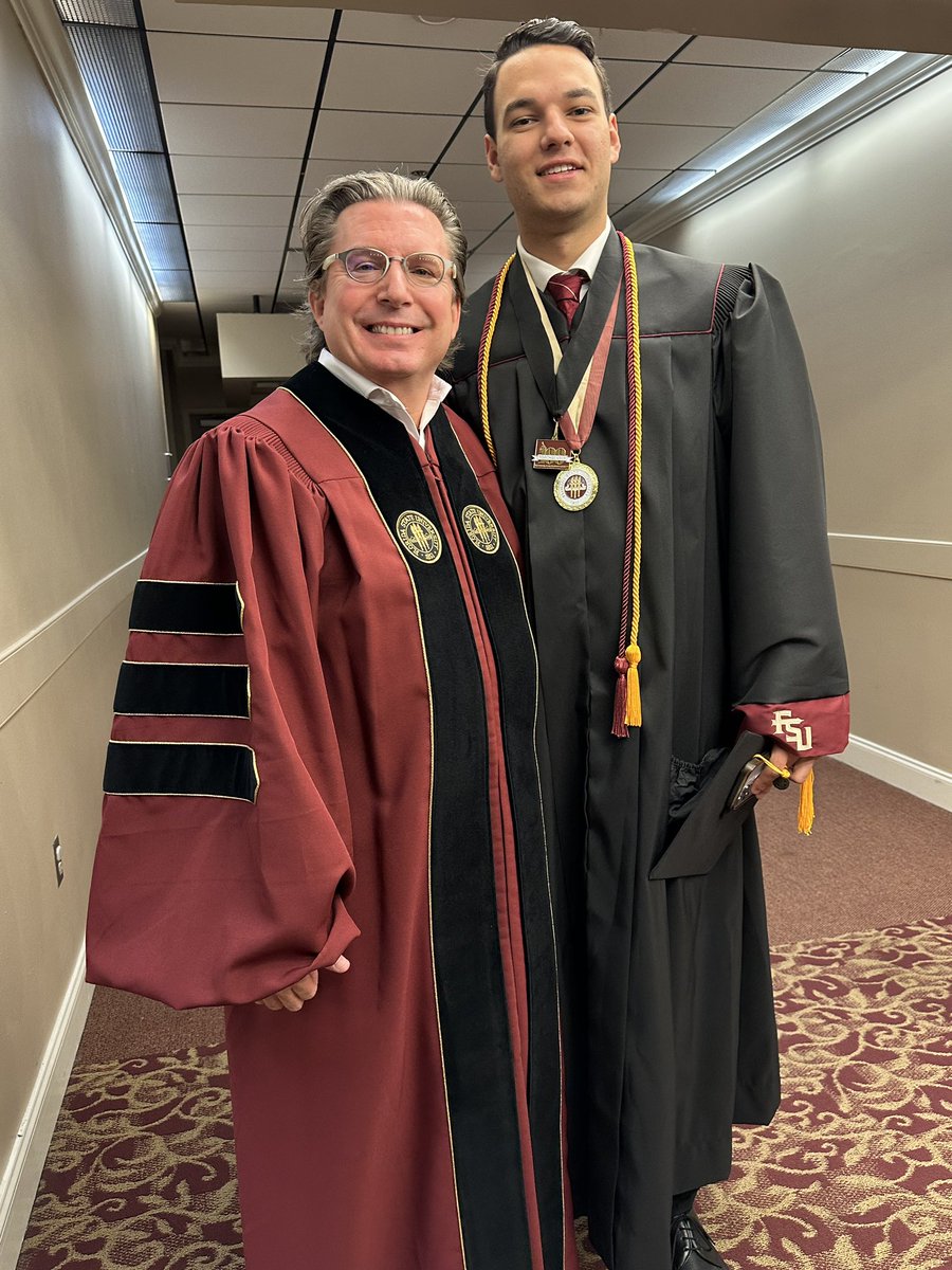 Proud to be a @FloridaState graduate and @FSUAlumni! 👨🏻‍🎓 

On May 4, I graduated summa cum laude 

✅ B.S. in Political Science
✅ B.S. in Public Relations 
✅ Certificate in US Intelligence Studies
✅ Minors in Law Enforcement Intelligence and Humanities 

Go Noles!