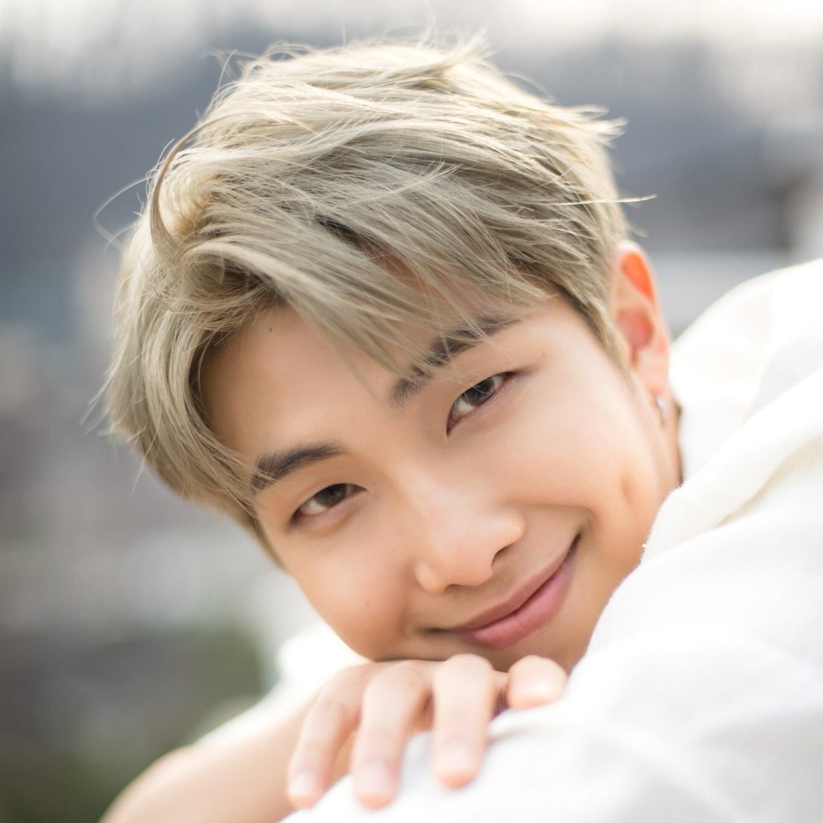 LetsBeGoodHuman's tweet photo. I hear we're helping the K-side to trend this?
Let's go, let's go! RT &amp; reply with a picture, I'm sure you've got pleeeeeeennntttyyyyy on your phone.
#컴백투미_네알엠님돌아갈게요
#아미들_남준이에게_돌아갈_결심 #BringComeBackToMeOnCharts https://t.co/zDs2xwLQw3