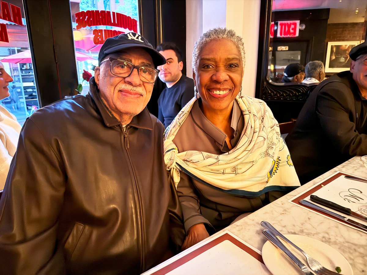 Say “Hi” to Leslie & Joe — two of our lovely & gorgeous guests whom we adore! Always fabulous seeing you two — come visit again soon! #mannysbistro #mannysbistrony #whoarethepeopleinyourneighborhood #nyc #newyork #upperwestside #upperwestsiders #newyorklocals #newyorkcity #uws