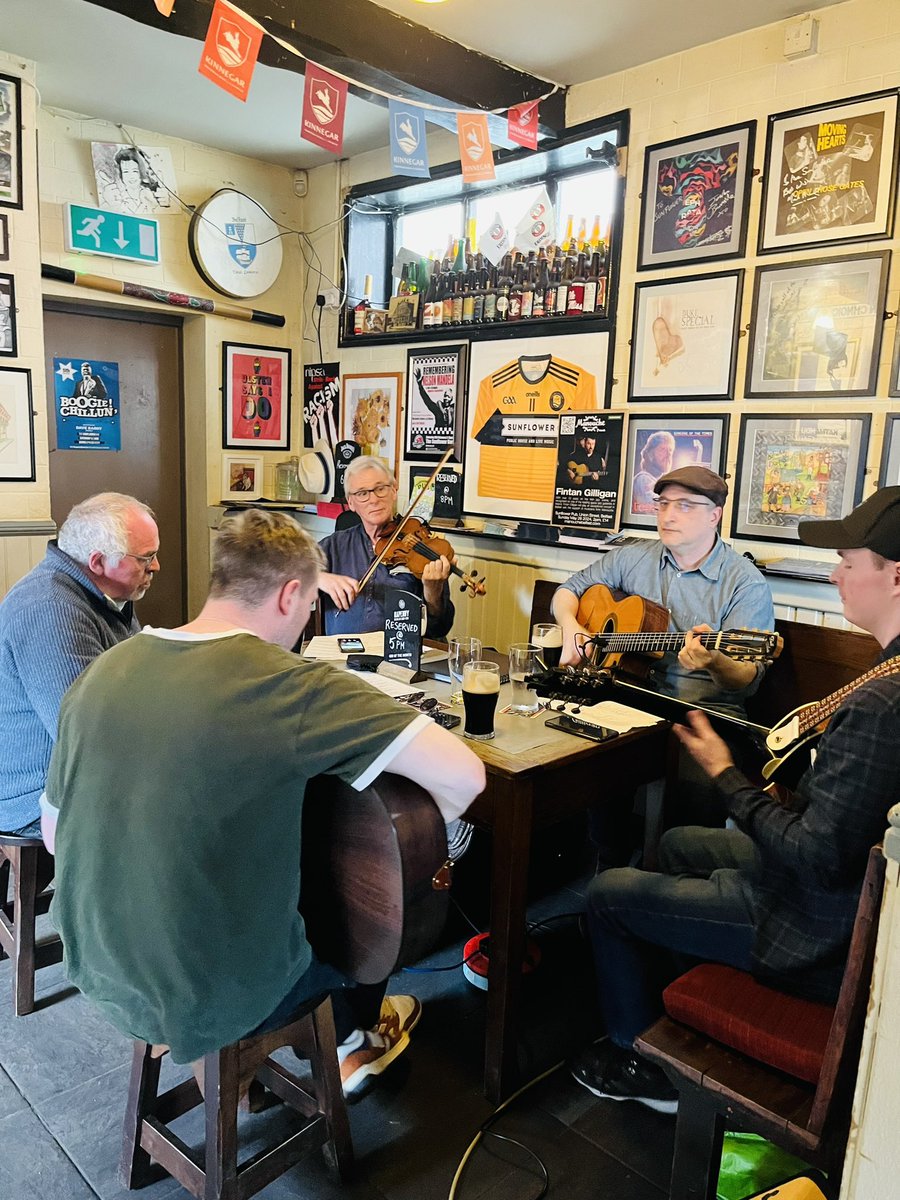 chrisspirit84's tweet image. Baby I was #BornForFun 🤘! No queues, clean toilets, good vibes &amp;amp; cool 😎 “Thirsty Music” gypsy jazz 🎸🎶🎻….#ThirstyThursday @Sunflower_Pub @ErdingerIRL &amp;amp; just spotted @Belfastology #TheMartyWay @ourbelfastmusic #BruceSpringsteen @TohillMaeve @kettle_m @446Frank @Jackiekelly44