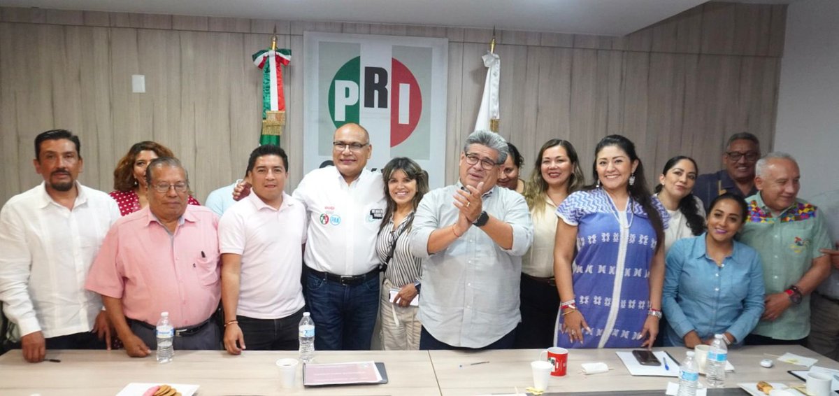lizconcha's tweet photo. Nos reunimos con nuestro candidato al Municipio de #OaxacaDeJuárez, @martinvasquezv cuenta con todo el respaldo del CDE del @PRIOaxaca_.
#SecretariaGeneralPRIOax https://t.co/kmUqIbyk2V