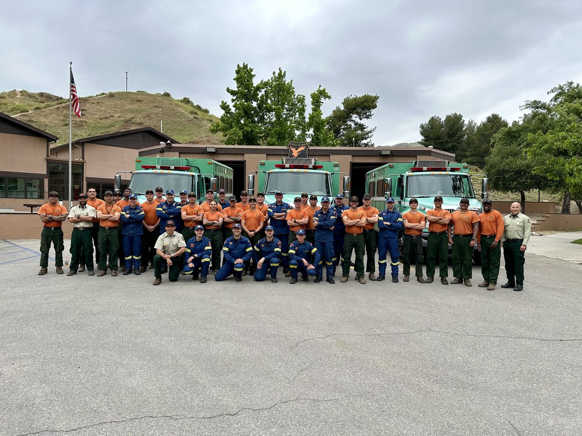 USFS Fire-California (@r5_fire_news) on Twitter photo As we continue to celebrate this Public Service Recognition Week, we are happy to share the resilience of <a href="/Angeles_NF/">Angeles National Forest</a> Hotshot Deigo Rivera. Today at noon, @SenatorLaphonzaButler will be presenting the Outstanding Public Service Worker award to Deigo:Â bit.ly/44HXfcD As we continue to celebrate this Public Service Recognition Week, we are happy to share the resilience of <a href="/Angeles_NF/">Angeles National Forest</a> Hotshot Deigo Rivera. Today at noon, @SenatorLaphonzaButler will be presenting the Outstanding Public Service Worker award to Deigo:Â bit.ly/44HXfcD
