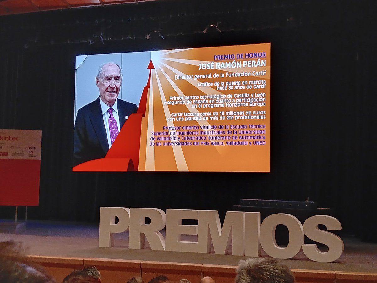 José Ramón Perán, Director General de @CARTIFCT premio de honor en los XI premios al mejor directivo de @cyleconomica Enhorabuena!! 👏👏 #mejordirectivocyl24