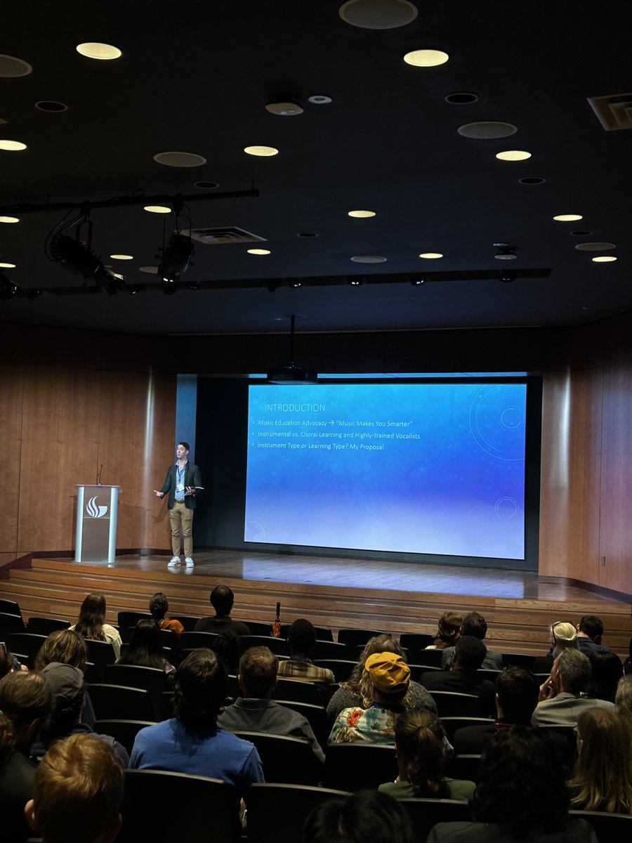 GSUBnB's tweet photo. Andrew Schmidt's Fellow Talk on the effect of inhibitory control and self perceived rigor on cognition during vocal pedagogy in a community choir setting!🎶🎙️
#bnbretreat2024 #brainsandbehavior #gsuresearch #georgiastateuniversity https://t.co/wSacfvxDl3