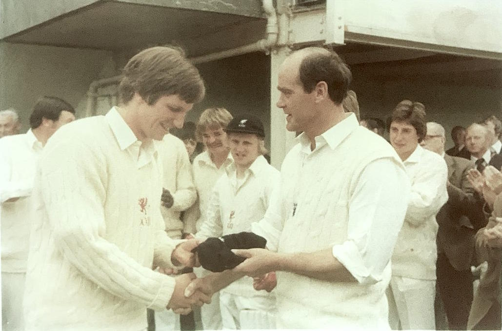 For once @BeefyBotham appears to be lost for words here, back in 1976 and receiving his Somerset cap from his skipper, the legendary Brian Close