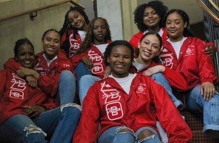 Check out these chapter photos of the sorors of Delta Sigma Theta at West Point. 🔺 @tauthetadst 📷: @jmcbridemedia