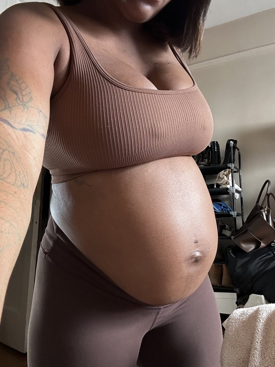 Cutest and most moisturized belly bump goes to