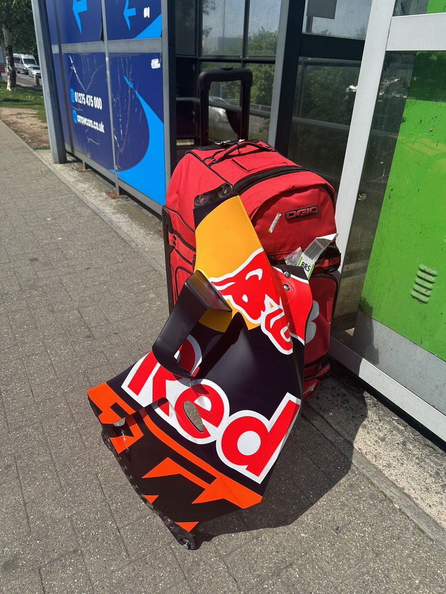 Shout out to <a href="/easyJet/">easyJet</a> for letting me take Binder’s fairing on the plane as hand luggage 😂