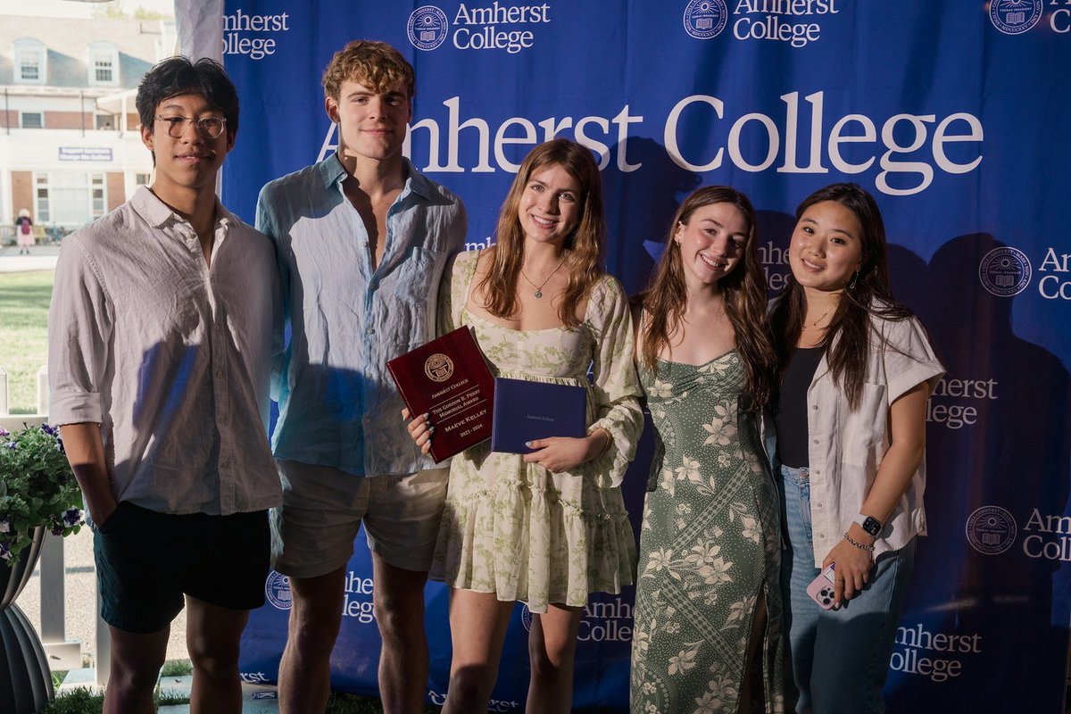 A longstanding tradition at the College since 1828, first-years, sophomores and juniors are recognized annually for outstanding work in various fields of study. On May 2, 92 students were awarded a total of 42 prizes in 20 different categories. bit.ly/3QELSfE