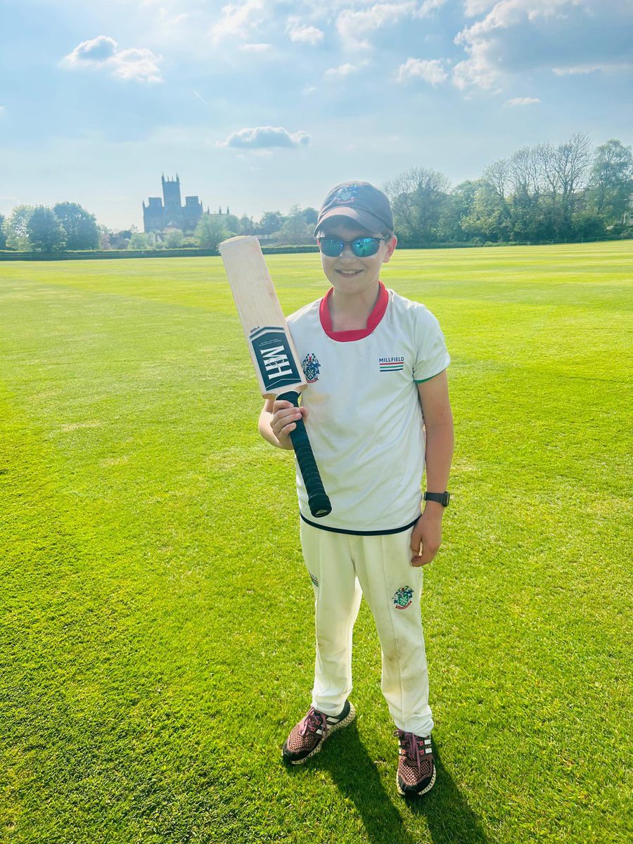 Well done to Will on his 52 not out in the County Cup today 🔴🟢🔵 #TheSunIsProperltOut ☀️🌞🕶️