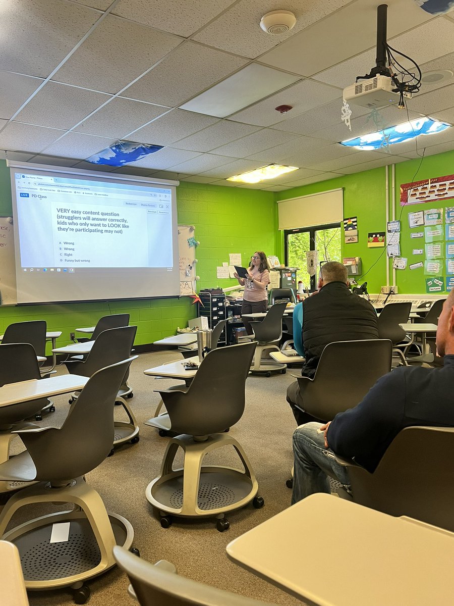 Teacher-led PD breakout sessions this afternoon. Great formative assessment strategies being shared!! #schsbelieves #good2great <a href="/SwartzCreekHS/">Swartz Creek HS</a> <a href="/swartz_creek/">Swartz Creek Schools</a>