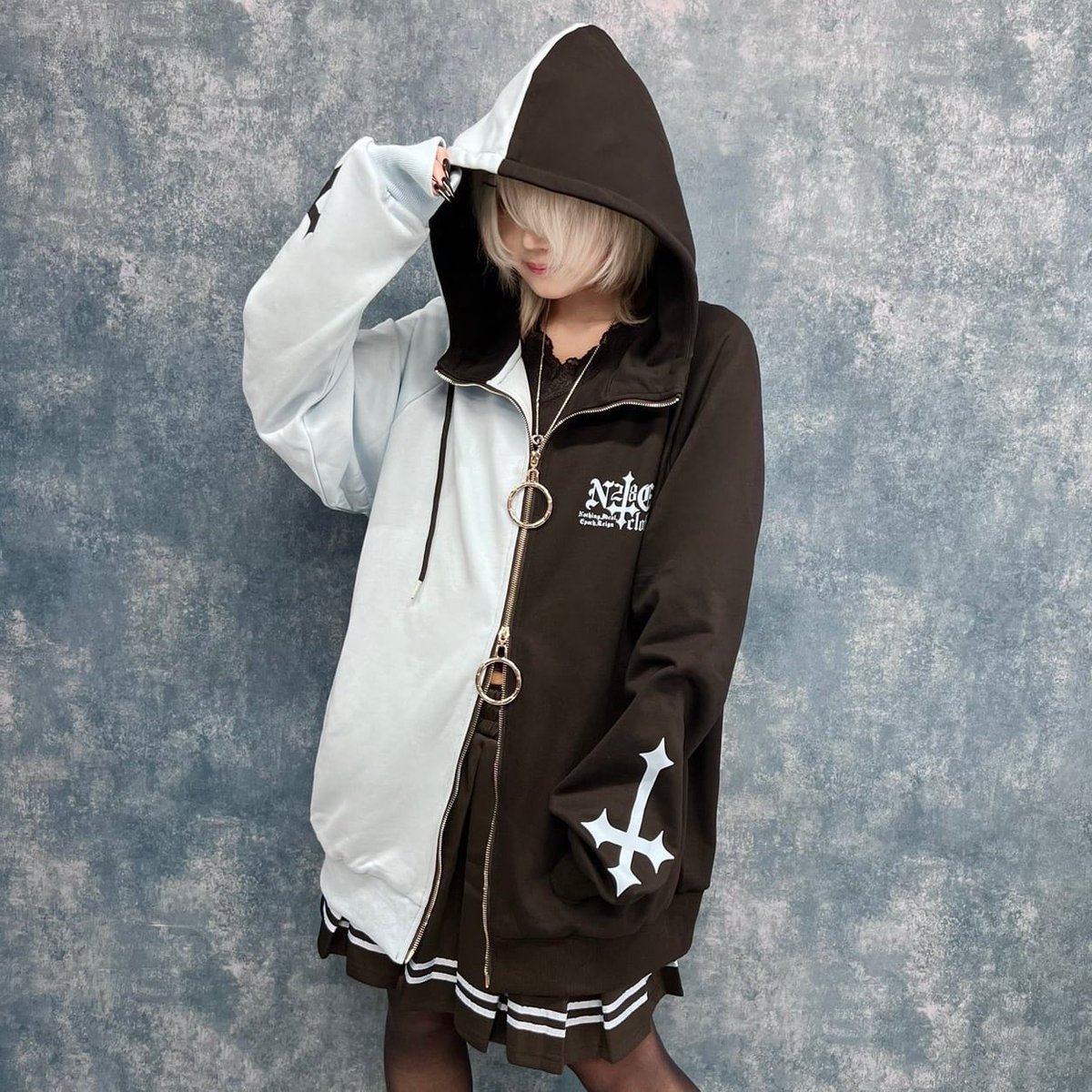 🎁プレゼント企画🎁 当店オリジナルDOUBLE ZIP PARKAを 🎁5名様にプレゼント🎁 ◼応募方法 フォロー(@NieR_tokyo) & RT ◼締切〆 5月15日24時 ユニセックスアイテムです。 ※鍵垢の方も対象内です。 是非ご参加ください🙇‍♂️🙇‍♀️