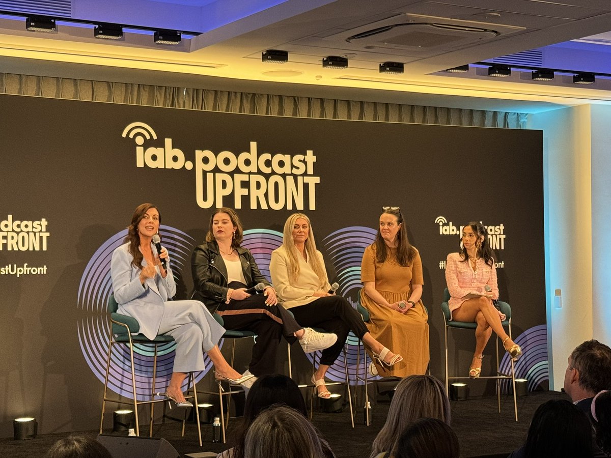 Currently at #IABPodcastUpfront: @AmyPorterfield (The Online Marketing Made Easy Podcast), Veronika Taylor (@acast), Tori Dunlap @herfirst100k, Brittany Clevenger (@betterhelp), and @yapwithhala are discussing how #podcasts build strong and loyal communities 🎙️