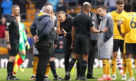 Gary O’Neil had told Tony Harrington and his officiating team that he hoped they would all be sacked after an altercation following the West Ham home defeat. Harrington’s team said O’Neil threatened them, which the #Wolves head coach denies. via @TheAthleticFC #WWFC