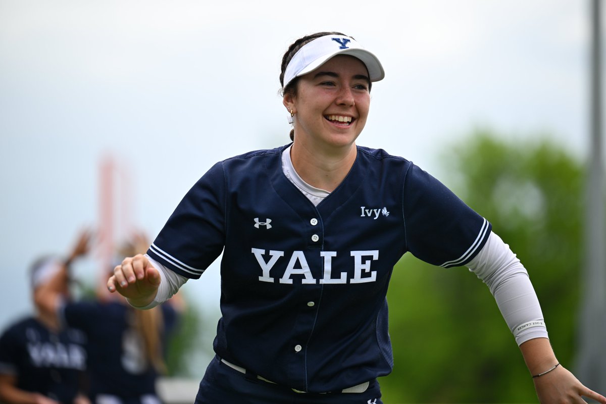 MID 5. No. 2 Yale gets one back but No. 4 @DartmouthSball holds a 4-1 lead over the Bulldogs in the fifth. Winner gets No. 3 Harvard tomorrow at 10 a.m. in an elimination game. 🌿🥎