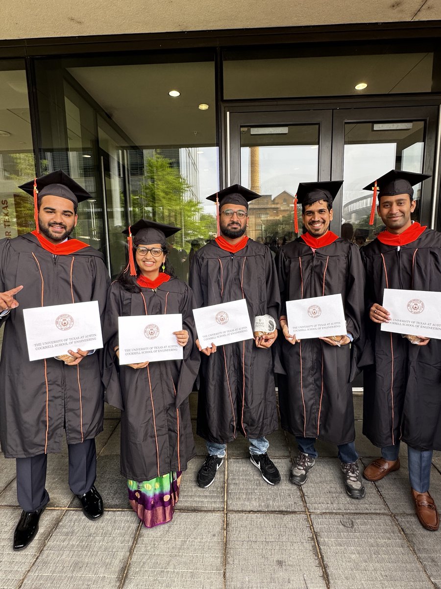 Congratulations to our Graduates! You should be so proud of yourselves for completing your masters degrees in Engineering Management, Software Engineering or Mechanical Engineering. Hook Em'! 🤘 

#EngineeringManagement #Masters #UTGrad24 #CockrellGrad