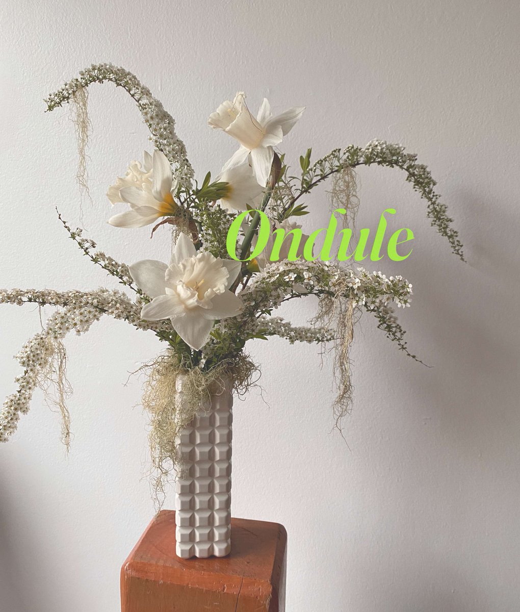 Êtes-vous prêts pour la fête des mères à Puces POP? Le marché débute déjà demain et on vous y attend avec notre fleuriste: Ondule 💐 instagram.com/onduleondule/