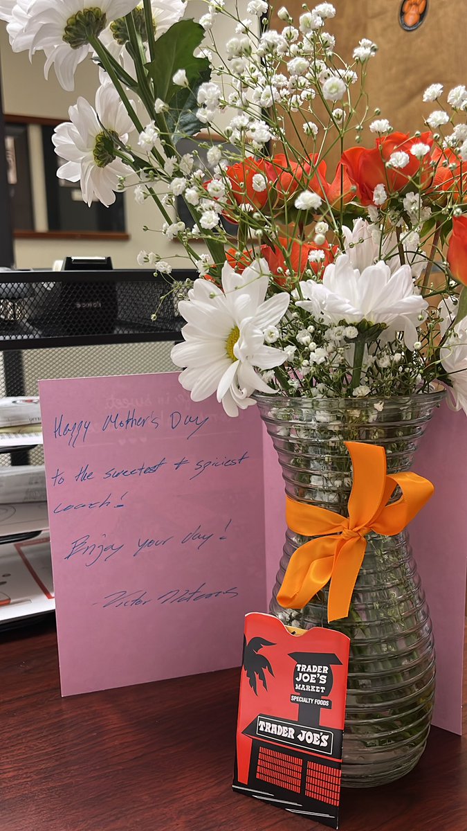 Coach_Amy_Starr's tweet image. Early Mother’s Day for all the mama’s on our staff, from one of our all time fav practice players! 😭🧡 #ThoughtfulThursday  #lovethisguy #madeourday
