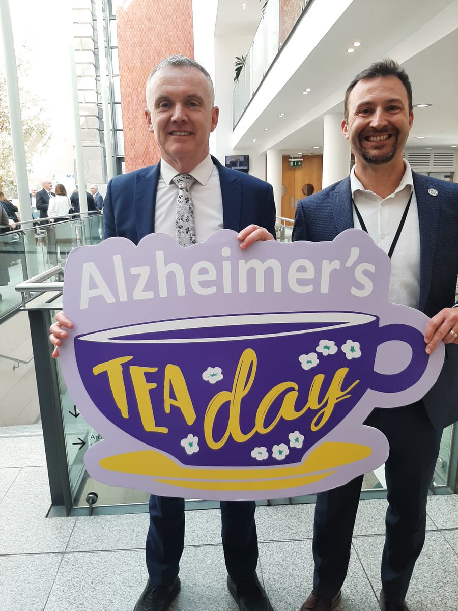 Alzheimer's #TeaDay2024 at Leinster House this morning! @SenRobGallagher pictured with ASI's Niall Comber. Thanks so much for your support, Senator.